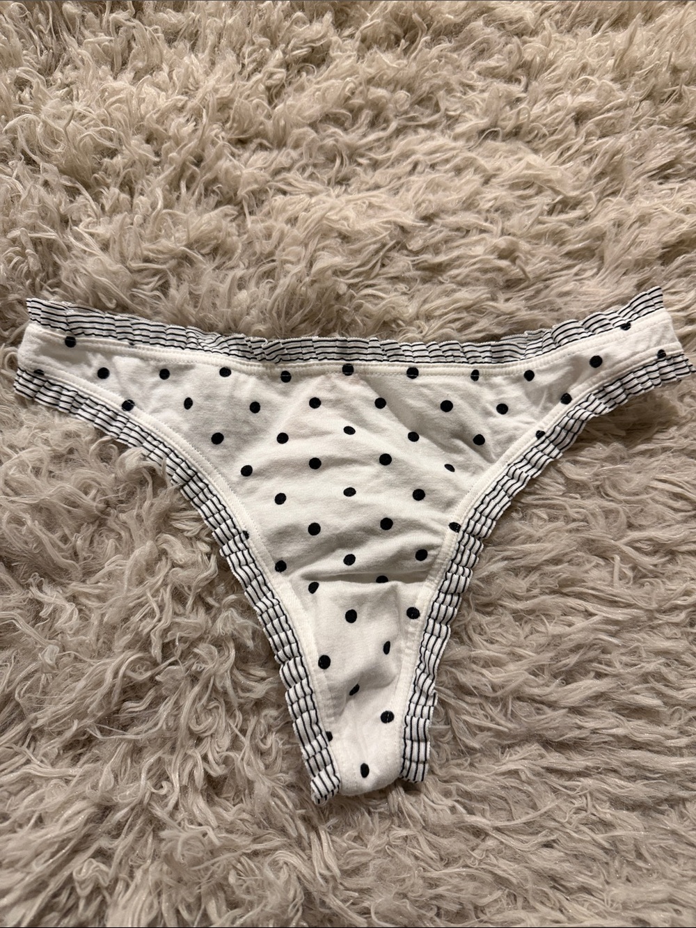 NWT Victoria’s Secret Small Polka Dot Ruffle Vintage Rare Thong Panties